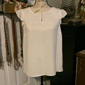 NWT Elle brand white ruffle sleeve women’s blouse